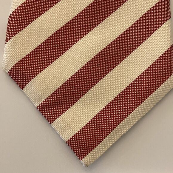 Ermenegildo Zegna Diagonal Stripe Woven Silk Necktie. Red/cream. - Picture 2 of 8